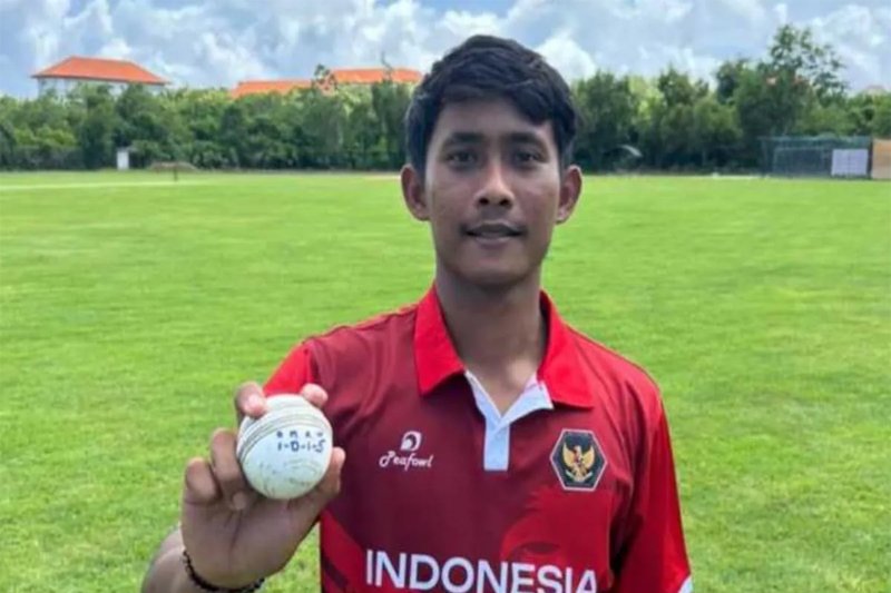Gede Priandana Cetak Rekor Dunia Kriket T20I Lewat 5 Wicket Satu Over