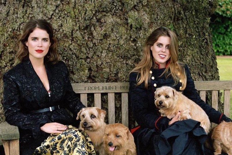 Putri Eugenie dan Beatrice Hadiri Ibadah Natal Kerajaan Tanpa Pangeran Andrew