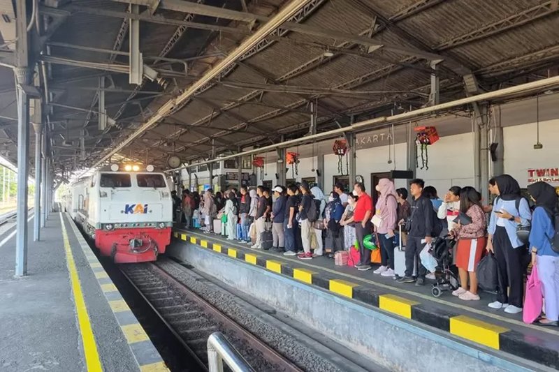 Kementerian Perhubungan Antisipasi 3,9 Juta Penumpang Kereta Selama Libur Nataru