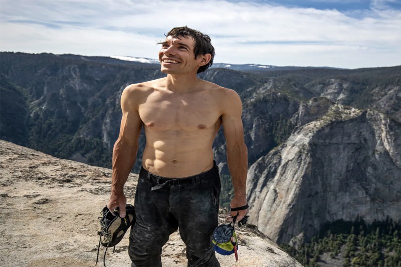 Aksi Nekat Alex Honnold Panjat Gedung Taipei 101 Tanpa Tali di Netflix