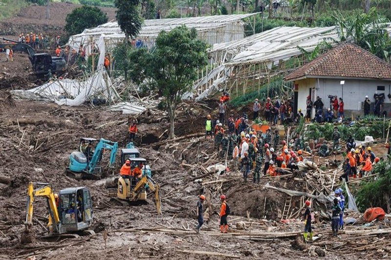 Longsor Pasirlangu Bandung Barat 34 Tewas dan Puluhan Warga Masih Hilang