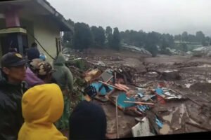 Longsor Dahsyat Terjang Pasir Langu Bandung Barat 8 Tewas dan 82 Hilang