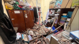 Atap Rumah di Bantarjati Bogor Ambruk