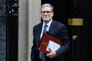 Keir Starmer Bertahan di Tengah Badai Politik Westminster Namun Masa Depan Terancam
